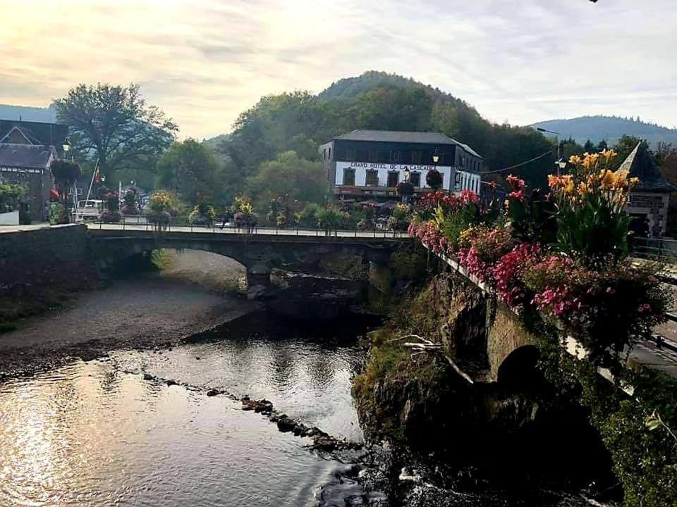 Au Sommet De La Cascade Hotell Stavelot Eksteriør bilde